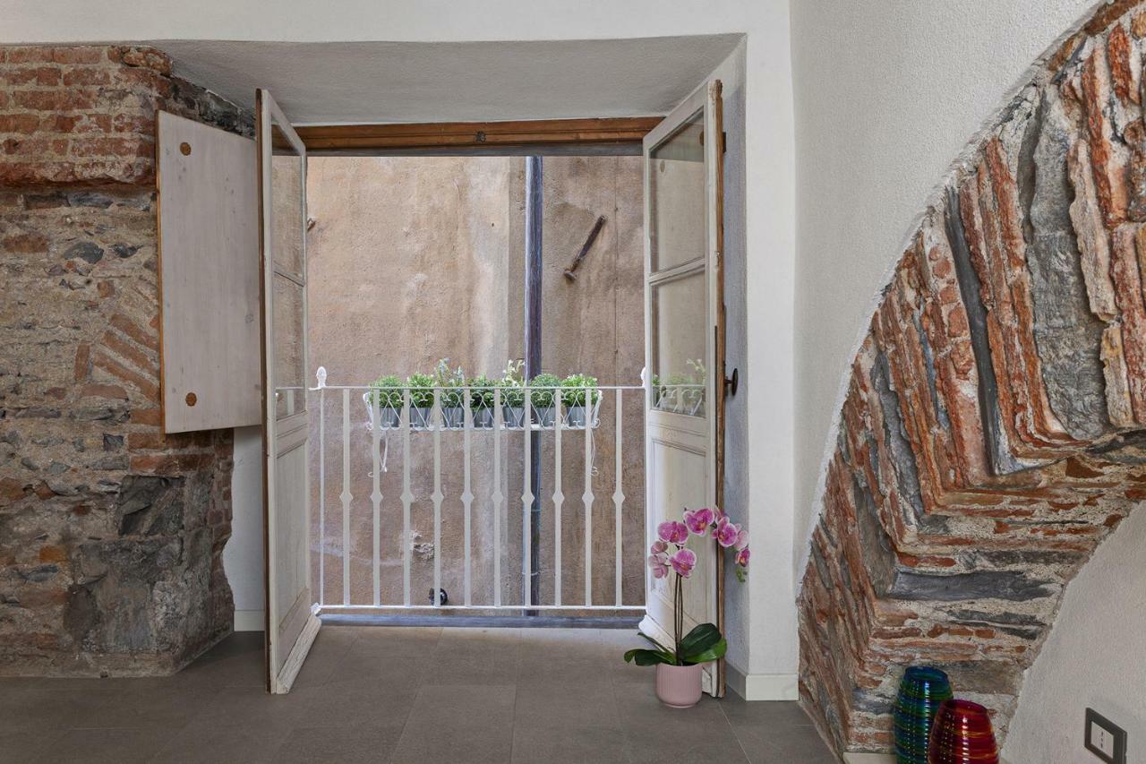 Wood And Stone Apartment In The Historical Center Genoa Luaran gambar