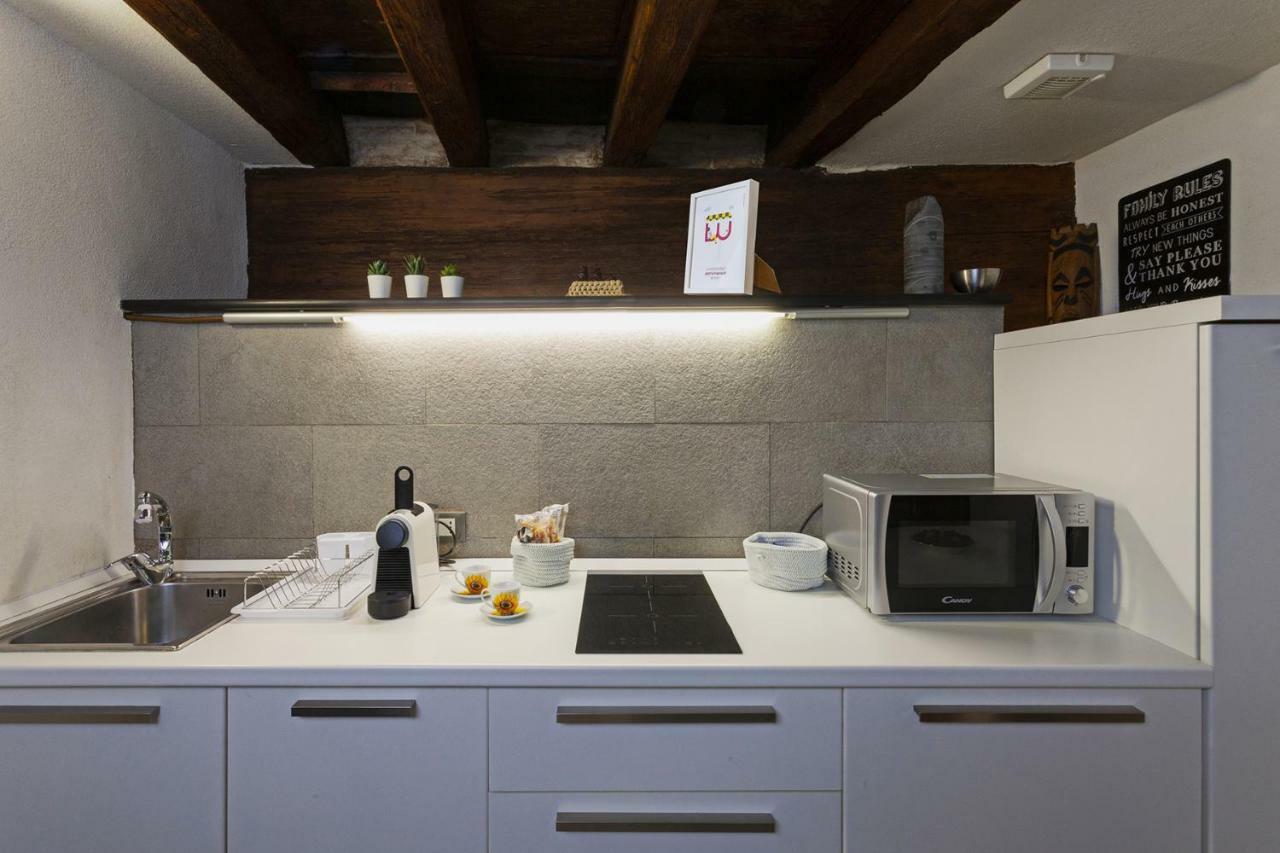 Wood And Stone Apartment In The Historical Center Genoa Luaran gambar