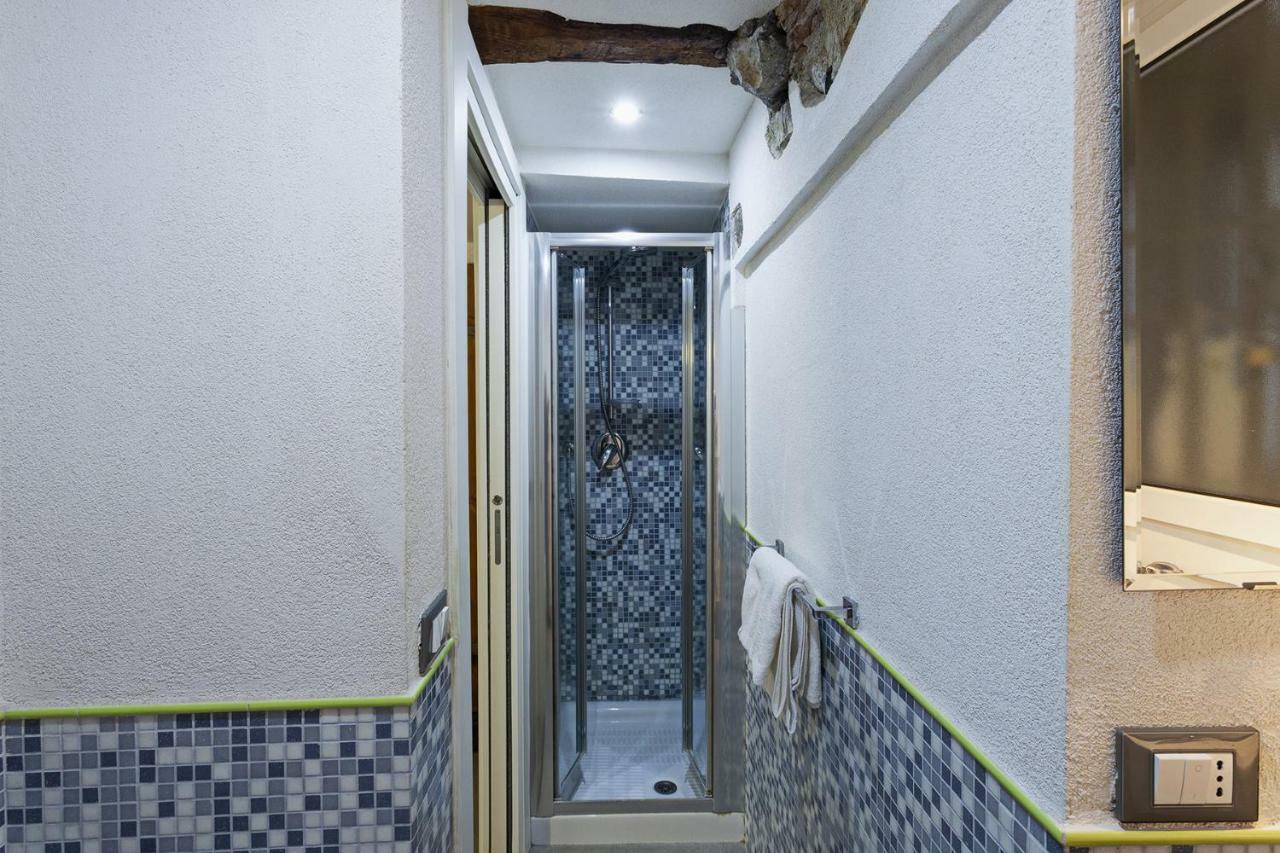 Wood And Stone Apartment In The Historical Center Genoa Luaran gambar