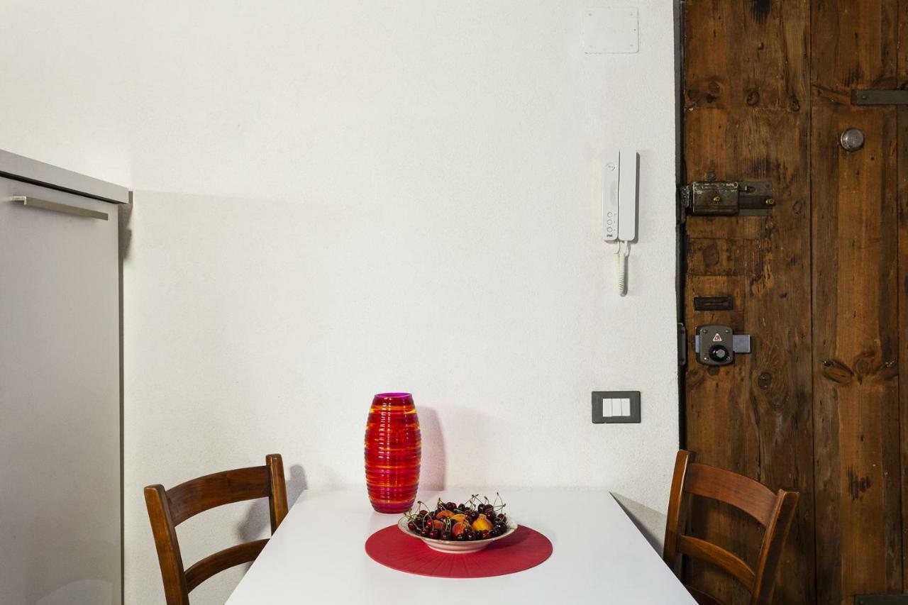 Wood And Stone Apartment In The Historical Center Genoa Luaran gambar