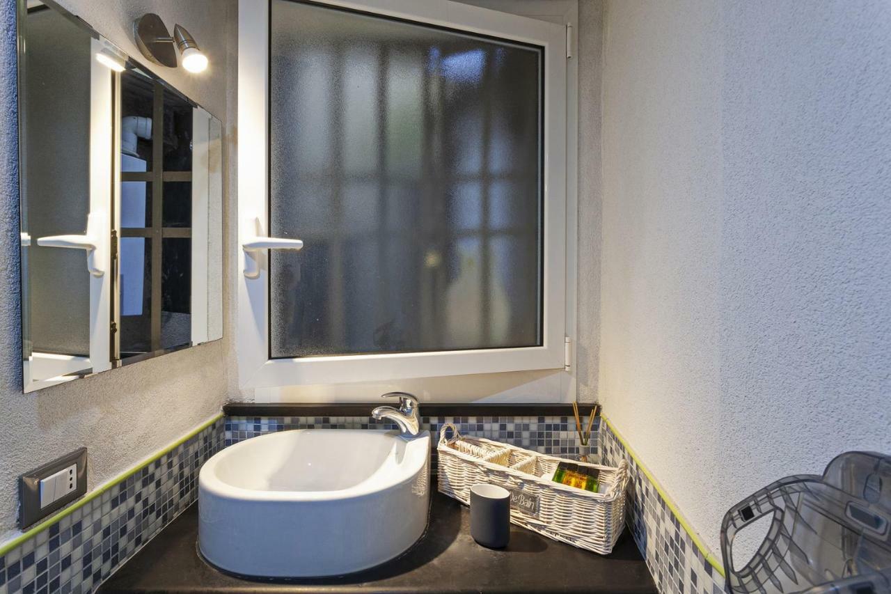 Wood And Stone Apartment In The Historical Center Genoa Luaran gambar